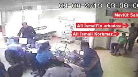 A­l­i­ ­İ­s­m­a­i­l­,­ ­S­o­n­ ­T­e­k­m­e­y­i­ ­A­t­a­n­ ­P­o­l­i­s­l­e­ ­H­a­s­t­a­n­e­d­e­ ­K­a­r­ş­ı­l­a­ş­m­ı­ş­